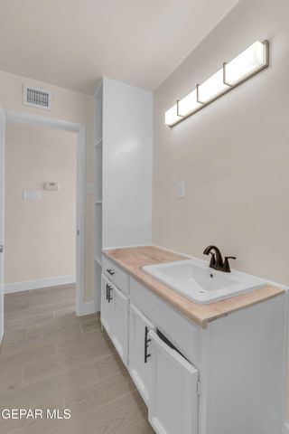 10240 KENWORTHY Street, El Paso, TX 79924