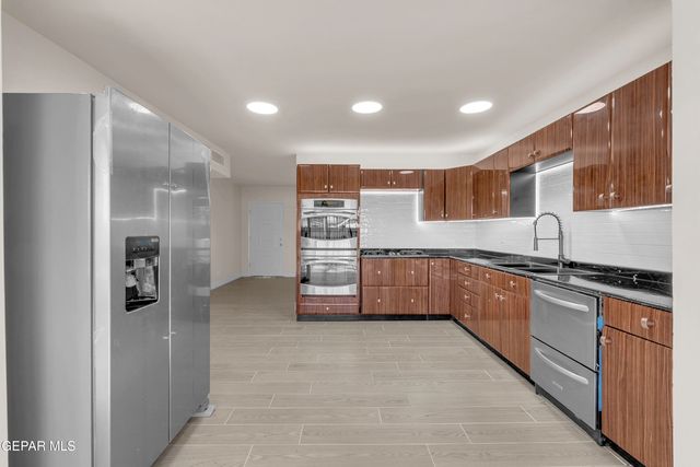 10240 KENWORTHY Street, El Paso, TX 79924