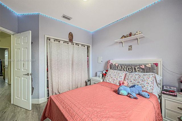 16426 SW 48th Ter, Miami, FL 33185