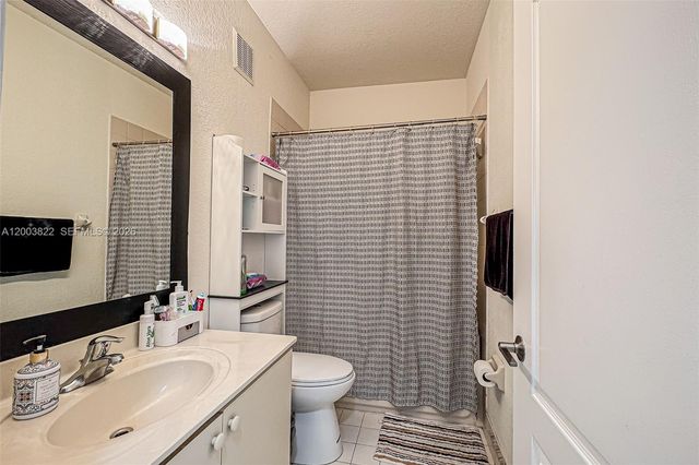 16426 SW 48th Ter, Miami, FL 33185