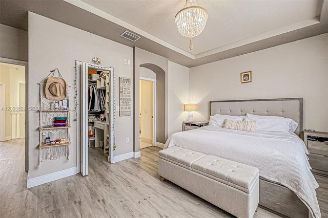 16426 SW 48th Ter, Miami, FL 33185