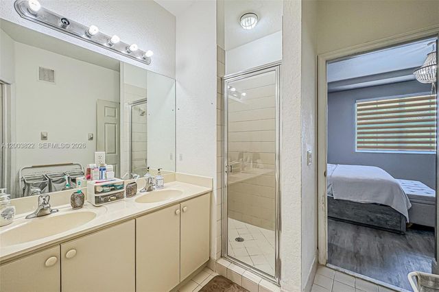 16426 SW 48th Ter, Miami, FL 33185