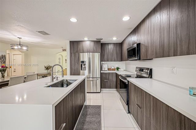 16426 SW 48th Ter, Miami, FL 33185