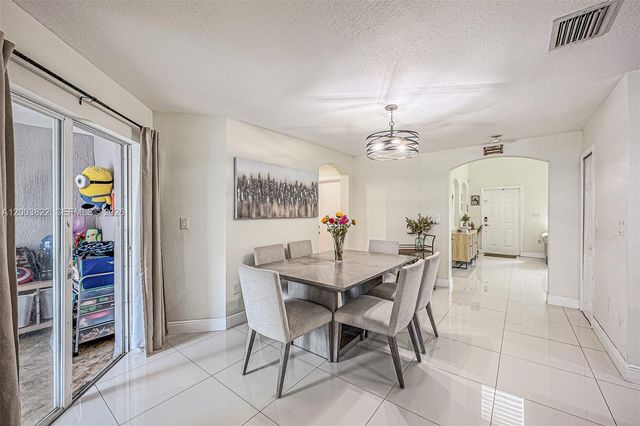 16426 SW 48th Ter, Miami, FL 33185