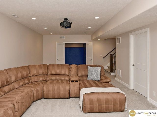 23603 Berry Street, Elkhorn, NE 68022
