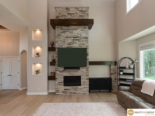 23603 Berry Street, Elkhorn, NE 68022