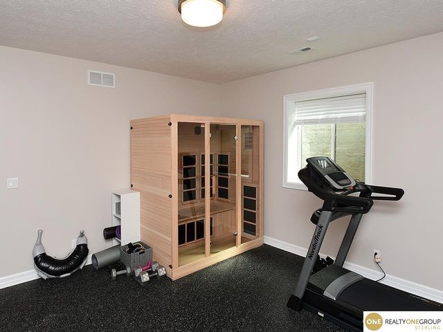 23603 Berry Street, Elkhorn, NE 68022