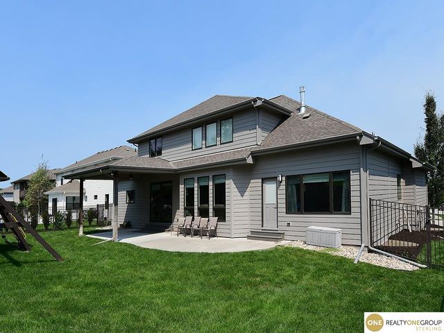 23603 Berry Street, Elkhorn, NE 68022
