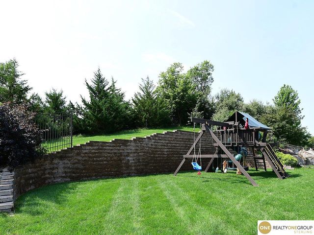 23603 Berry Street, Elkhorn, NE 68022