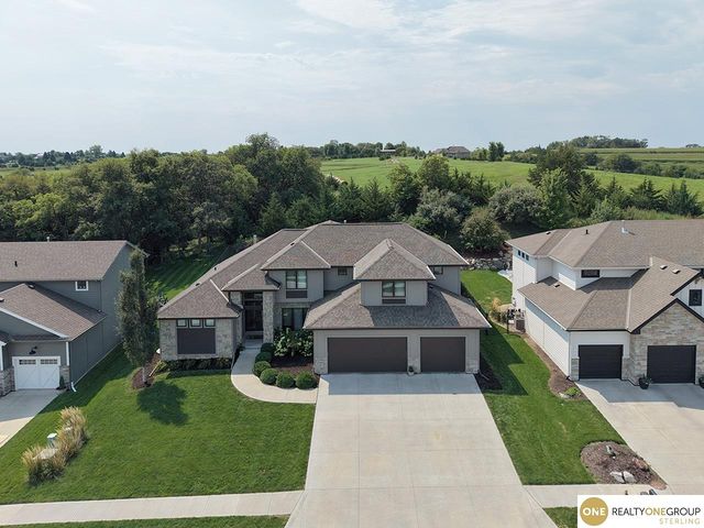 23603 Berry Street, Elkhorn, NE 68022