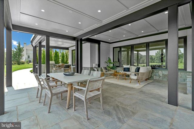 1044 CARPER ST, Mclean, VA 22101