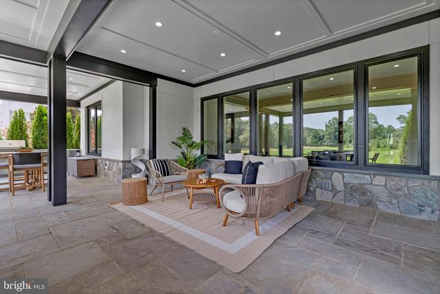 1044 CARPER ST, Mclean, VA 22101