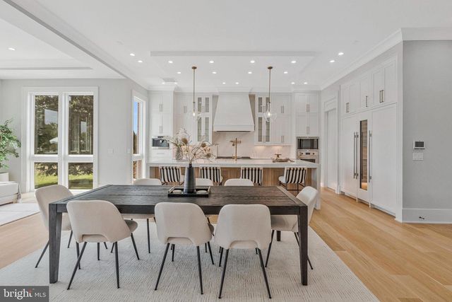 1044 CARPER ST, Mclean, VA 22101