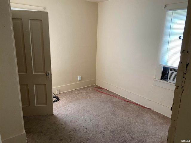 403 W CHERRY Street, Carbondale, IL 62901