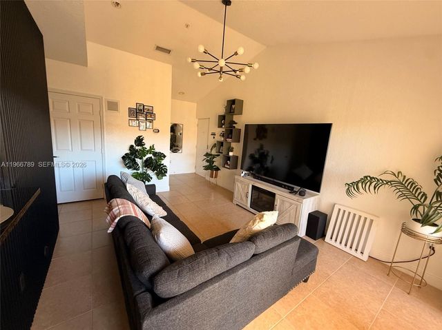 20930 SW 87th Ave 305, Cutler Bay, FL 33189