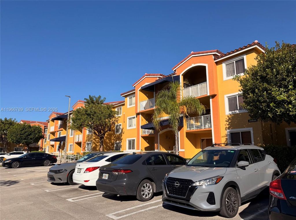 20930 SW 87th Ave 305, Cutler Bay, FL 33189