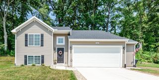 5439 E Karen Ct, Stevensville, MI 49127