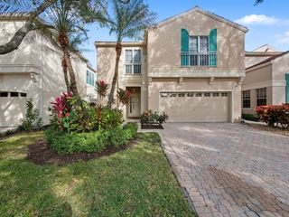 81 Via Verona, Palm Beach Gardens, FL 33418
