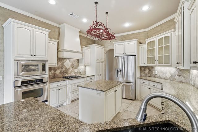 7337 S 285 Place E, Broken Arrow, OK 74014