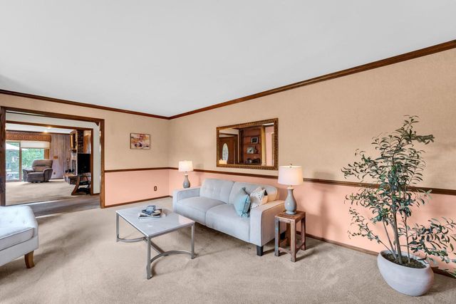 W248S7045 Sugar Maple DRIVE, Waukesha, WI 53189