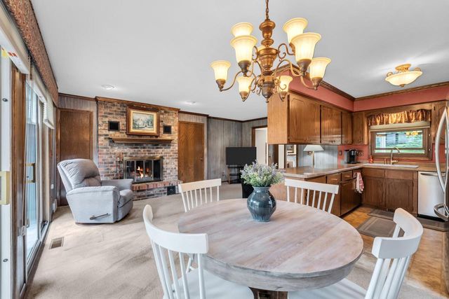 W248S7045 Sugar Maple DRIVE, Waukesha, WI 53189
