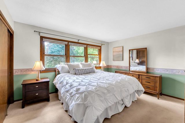 W248S7045 Sugar Maple DRIVE, Waukesha, WI 53189