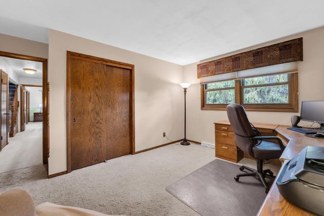 W248S7045 Sugar Maple DRIVE, Waukesha, WI 53189