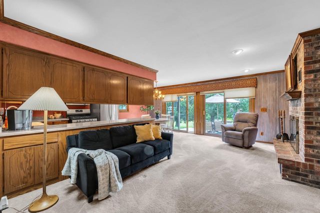 W248S7045 Sugar Maple DRIVE, Waukesha, WI 53189