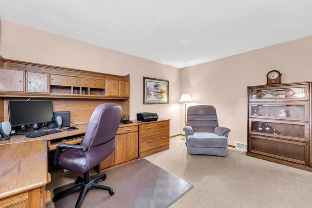 W248S7045 Sugar Maple DRIVE, Waukesha, WI 53189