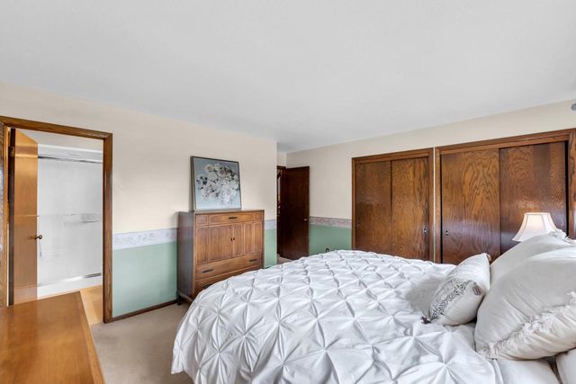 W248S7045 Sugar Maple DRIVE, Waukesha, WI 53189