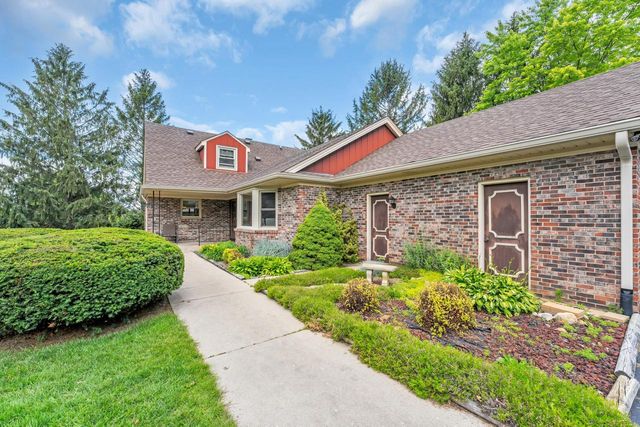 W248S7045 Sugar Maple DRIVE, Waukesha, WI 53189