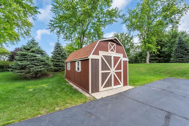 W248S7045 Sugar Maple DRIVE, Waukesha, WI 53189