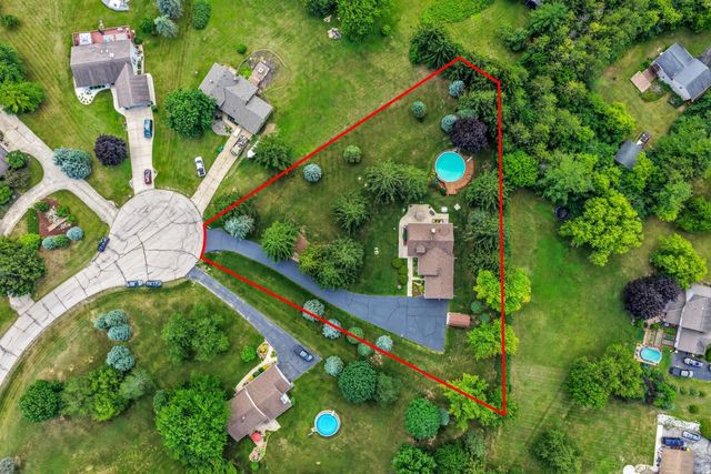 W248S7045 Sugar Maple DRIVE, Waukesha, WI 53189