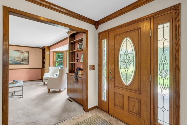 W248S7045 Sugar Maple DRIVE, Waukesha, WI 53189