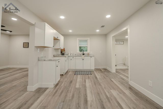 606 E WASHINGTON AVENUE, Iowa Park, TX 76367