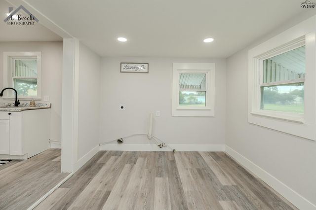 606 E WASHINGTON AVENUE, Iowa Park, TX 76367