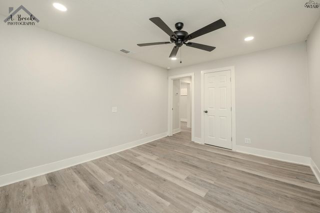 606 E WASHINGTON AVENUE, Iowa Park, TX 76367