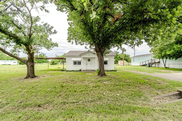 606 E WASHINGTON AVENUE, Iowa Park, TX 76367