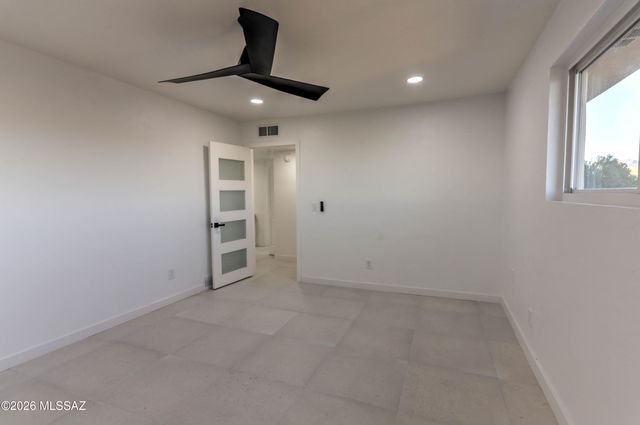 4939 E River Road, Tucson, AZ 85718