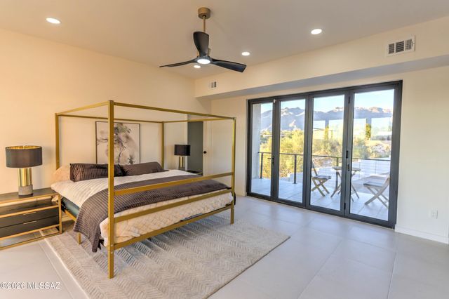 4939 E River Road, Tucson, AZ 85718