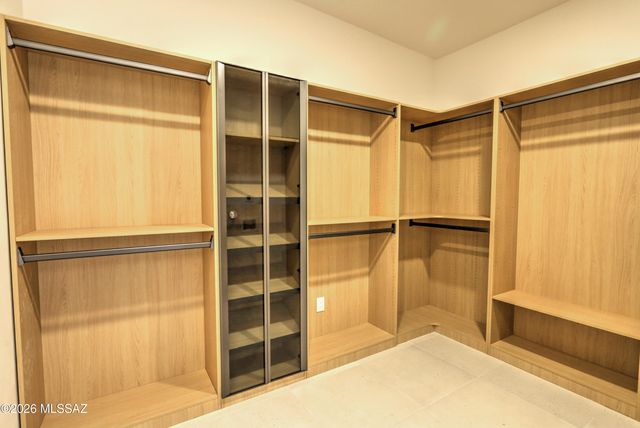 4939 E River Road, Tucson, AZ 85718