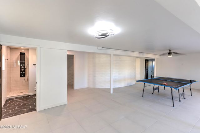 4939 E River Road, Tucson, AZ 85718