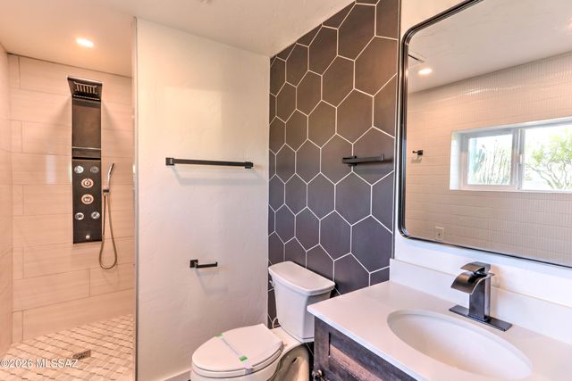 4939 E River Road, Tucson, AZ 85718