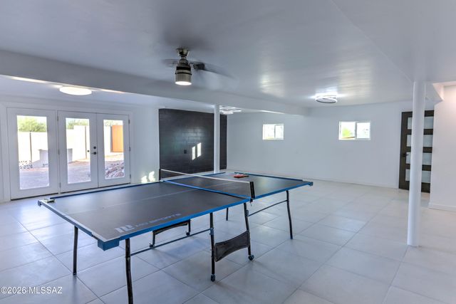 4939 E River Road, Tucson, AZ 85718