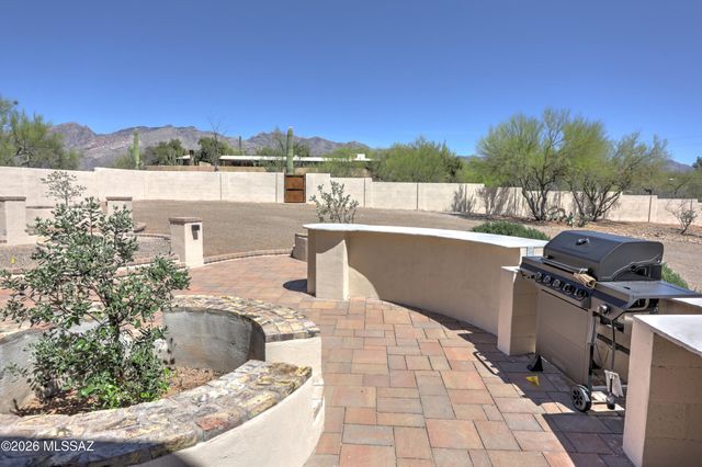 4939 E River Road, Tucson, AZ 85718