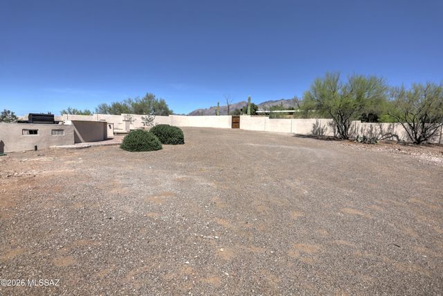 4939 E River Road, Tucson, AZ 85718