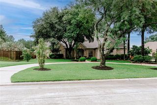7 New Oak Trail, Humble, TX 77346