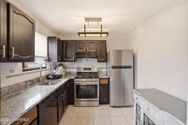 3243 Mystic Port Place, Toms River, NJ 08753