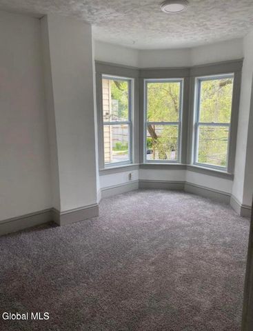 661 Myrtle Avenue, Albany, NY 12208