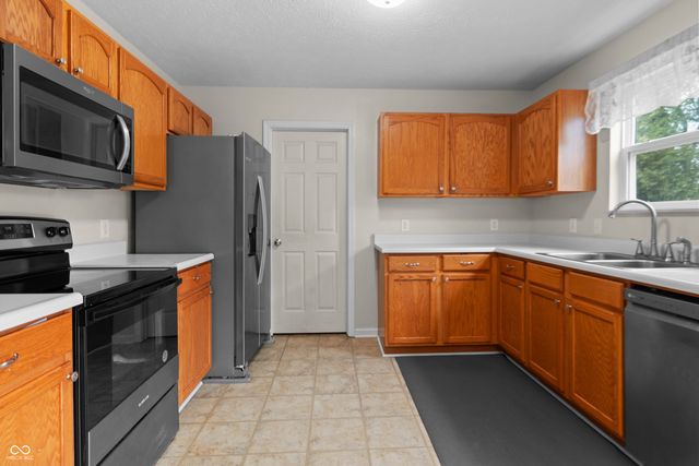 6430 Bonneville Drive, Indianapolis, IN 46237